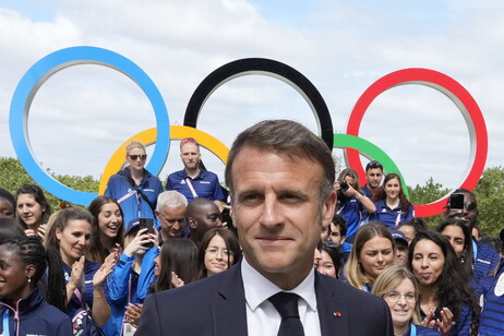 Emmanuel Macron en la Villa Olímpica