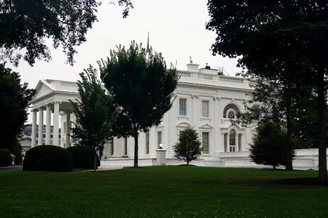 La Casa Blanca el día después del retiro del presidente Joe Biden
