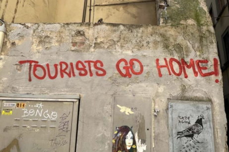 Pichação contra turistas em Florença, na Itália