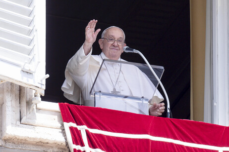 Papa Francisco celebra Angelus no Vaticano