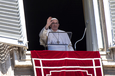 Papa, "que en Ucrania no sea abolida ninguna Iglesia cristiana"