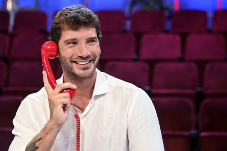 Stefano De Martino, Affari tuoi