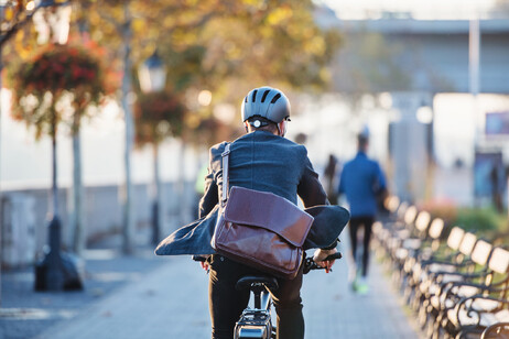 Il ritorno a lavoro in città foto iStock.