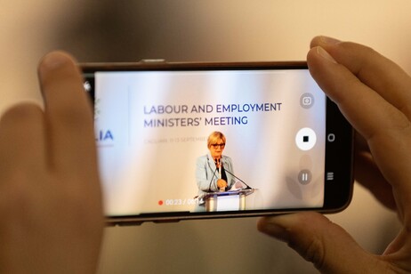 Ministra Marina Calderone durante cúpula do G7 do Trabalho