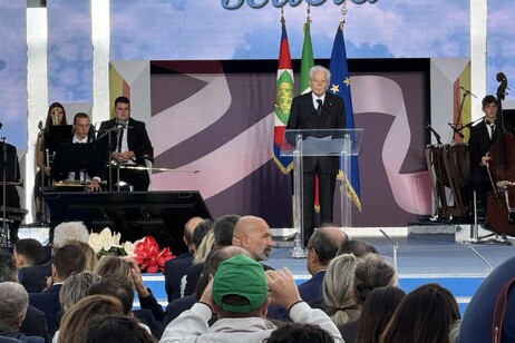 ++ Mattarella, retribuzioni dei docenti spesso non all'altezza ++