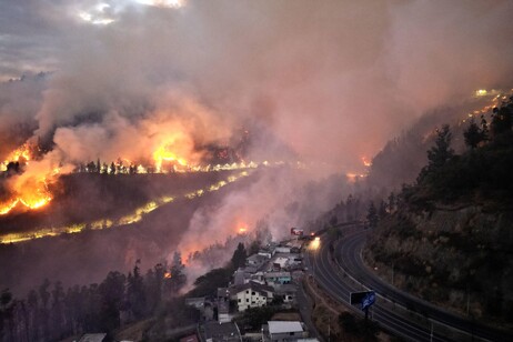 Quito tem sofrido com incêndios florestais