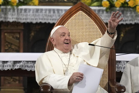 Papa Francisco durante visita à Indonésia