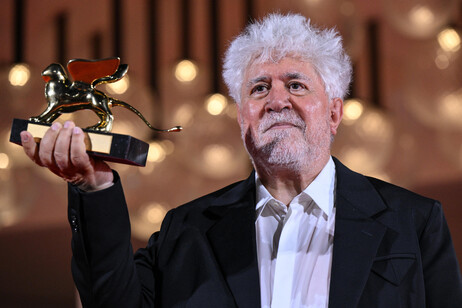 Pedro Almodóvar ganador en Venecia con su primer film en inglés