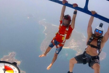 Increible récord de dos paracaidistas argentinos. Foto de sus redes sociales