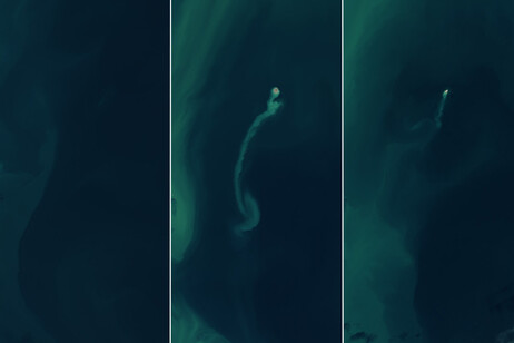 Nel Mar Caspio un’isola di fango è apparsa e scomparsa in meno di due anni. Da sinistra: le foto del 18 novembre 2022, del 14 febbraio 2013 e del 25 dicembre 2024 (fonte: Wanmei Liang, con dati Landsat dalla U.S. Geological Survey)