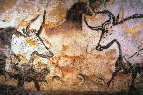 Figure di uri sulle pareti di Lascaux (Francia) (fonte: www.archisloci.com)