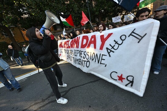 Scuola, corteo studentesco a Genova No Meloni Day