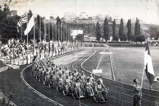 La squadra italiana alla cerimonia di apertura delle Paralimpiadi di Roma del 1960