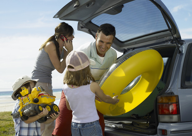 Estate: come combattere il caldo viaggiando in auto © Ansa