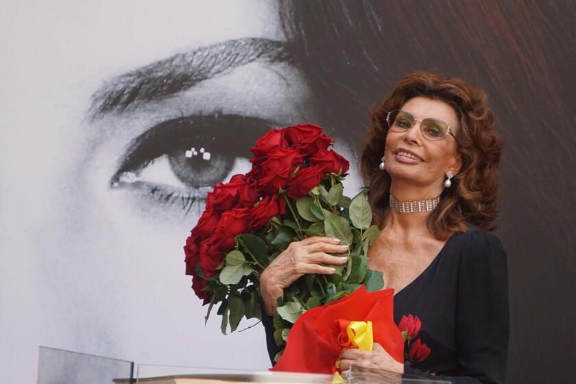 Sophia Loren honorary citizen of Naples