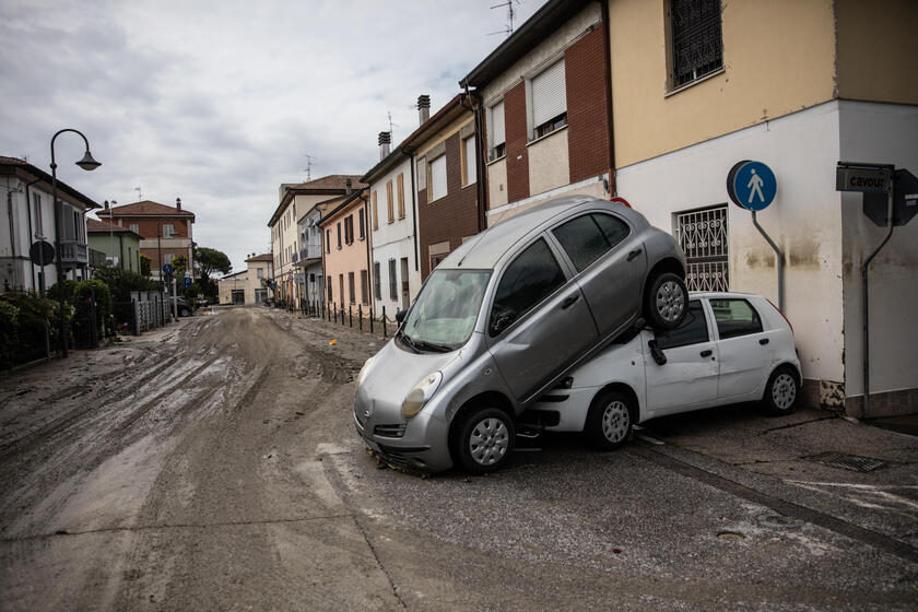 Inundaciones provocan millonarias pérdidas y muertos en Italia