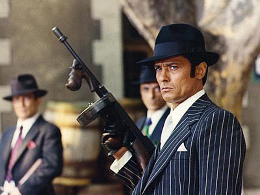 Delon en una escena de "Borsalino"