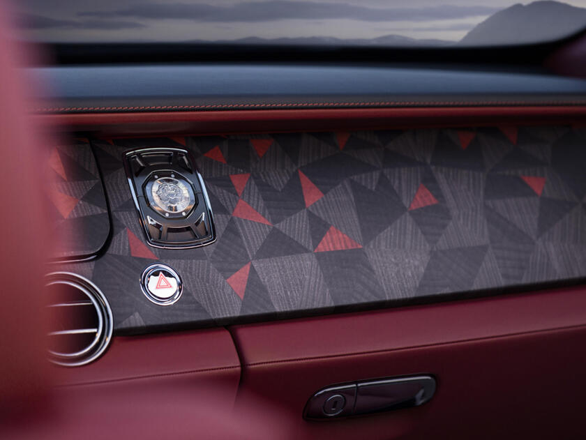 Rose Noire, Rolls-Royce Droptail ispirata alla Black Baccara © ANSA/Rolls-Royce