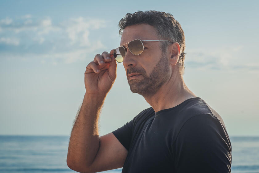 Raoul Bova en la cuarta temporada de "Emily in Paris"