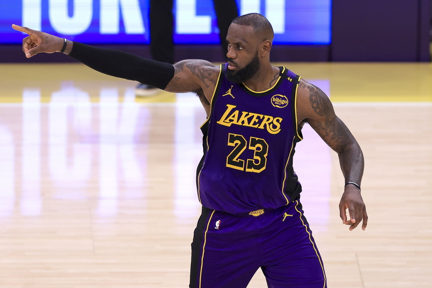 La campagna dem spopola anche nello sport con LeBron James