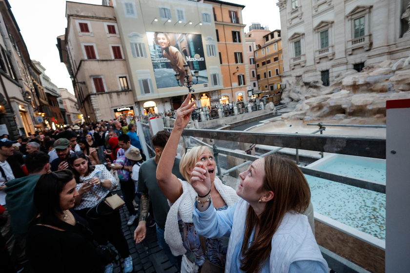 Media Usa, 'Fontana di Trevi? ora c'è una piscina comunale'