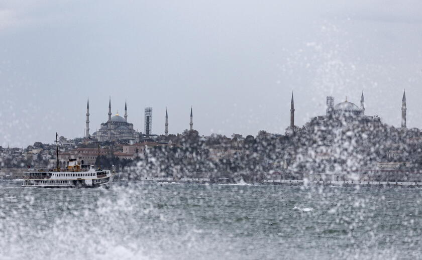 Heavy storm hits Istanbul