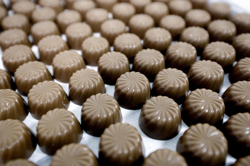 Christmas sweets production at the Abbey Notre Dame de la Paix