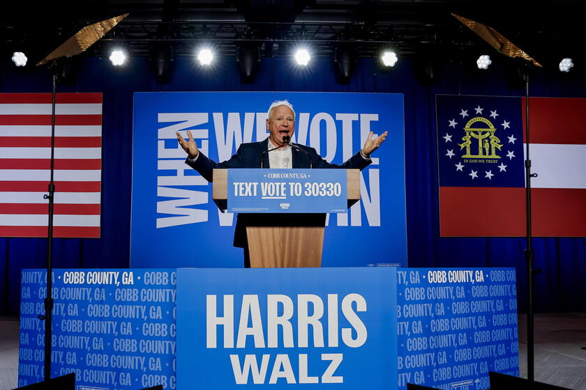 El candidato a vicepresidente demócrata, Tim Walz, en Georgia