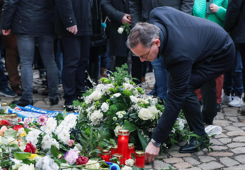 German Chancellor Scholz visits Magdeburg's Christmas market following vehicle-ramming attack