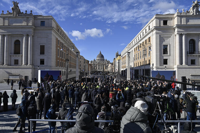 Inauguración de la Piazza Pia