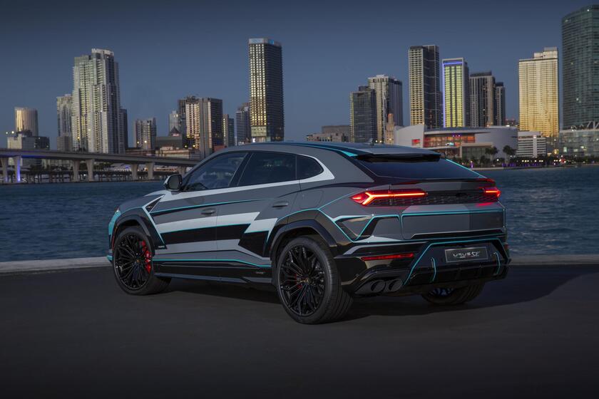 Lamborghini Urus SE Ad Personam