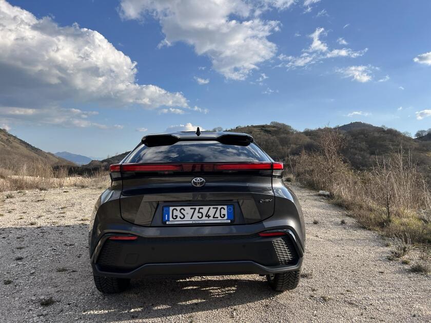 Nuova Toyota C-HR