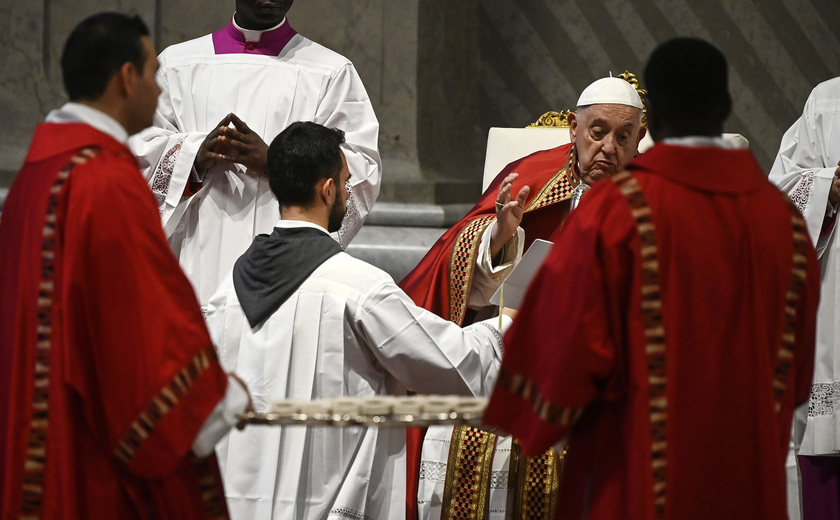 Il Papa, c'è bisogno di una Chiesa e società dalle porte aperte