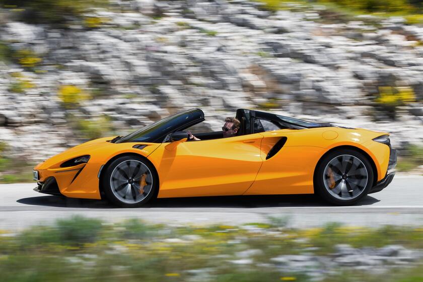 McLaren Artura Spider al Salone dell'Auto di Torino 2024