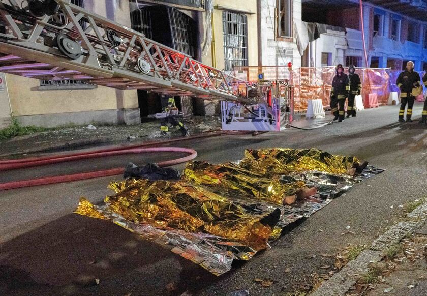 Incendio in negozio a Milano, morti tre giovani cinesi