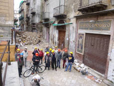 Carovana anticrolli in centro Palermo