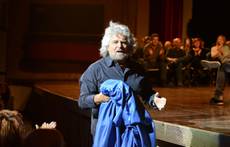 Grillo,show politico per vincere europee