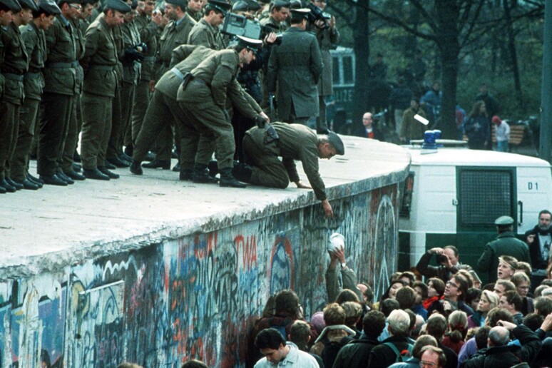 A 35 años de la caída del Muro de Berlín. - TODOS LOS DERECHOS RESERVADOS