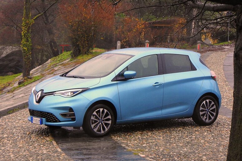 Renault Zoe pietra miliare strategia elettrica della Losanga - RIPRODUZIONE RISERVATA