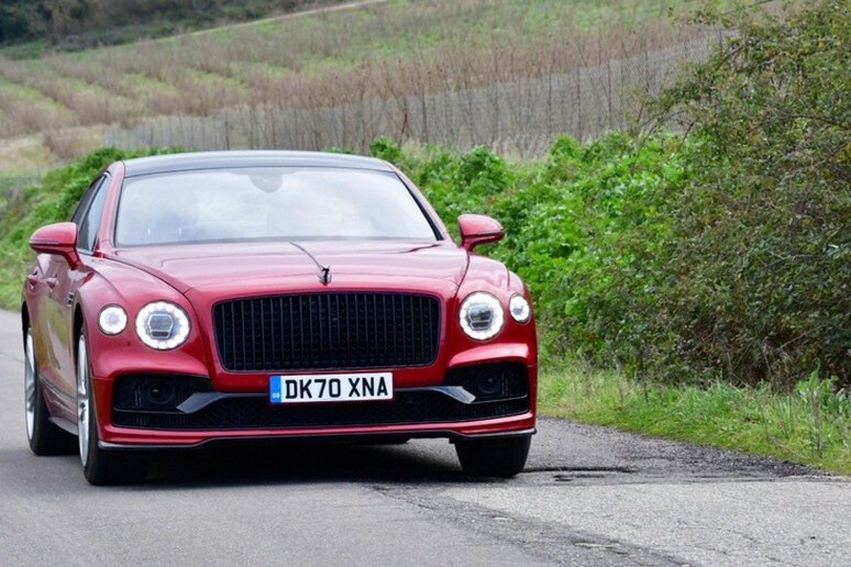 Bentley Flying Spur V8 - RIPRODUZIONE RISERVATA