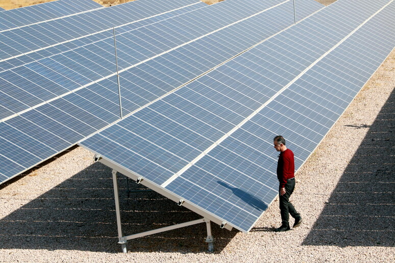 Retrocesos en el camino hacia las energías limpias. Problemas para Italia - TODOS LOS DERECHOS RESERVADOS