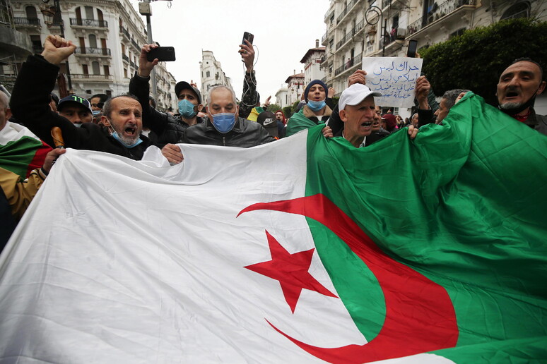 Manifestazione ad Algeri per commemorare l 'Hirak, il movimento di proteste popolari del 2019 - RIPRODUZIONE RISERVATA