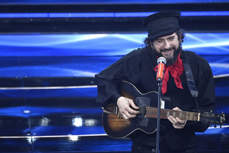 VINICIO CAPOSSELA,  'LA MIA MUSICA UNA COMUNIT� MOBILE ' - RIPRODUZIONE RISERVATA