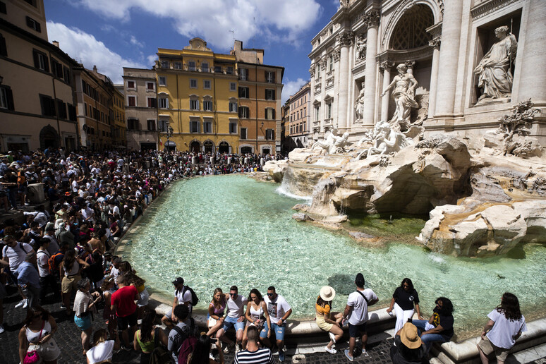 Vista da Fontana di Trevi, no centro histórico de Roma - TODOS OS DIREITOS RESERVADOS