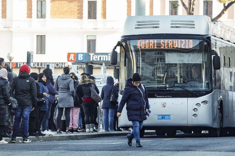 - RIPRODUZIONE RISERVATA