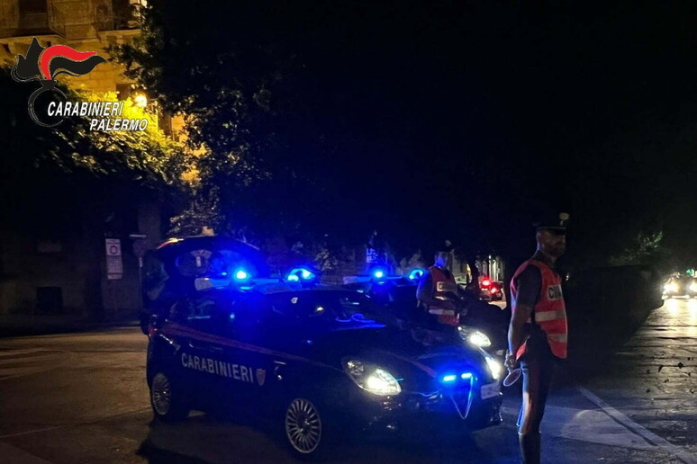 Carabinieri a Palermo - RIPRODUZIONE RISERVATA