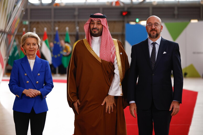 Mohammed bin Salman foi recebido em Bruxelas por Von der Leyen e Charles Michel © ANSA/EPA