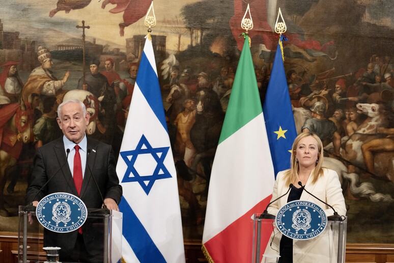 Benjamin Netanyahu e Giorgia Meloni durante encontro em Roma em março de 2023 - TODOS OS DIREITOS RESERVADOS