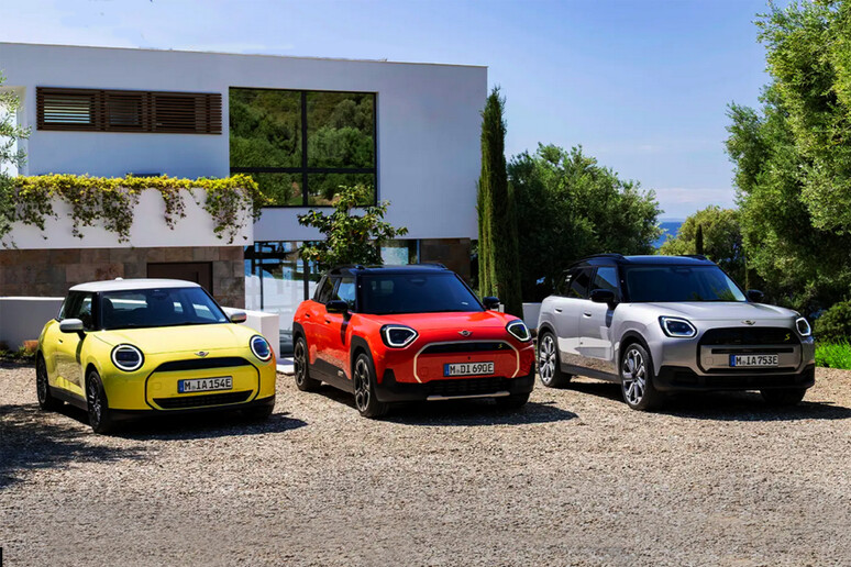 Mini, la famiglia si allarga nel segno della trasformazione - RIPRODUZIONE RISERVATA