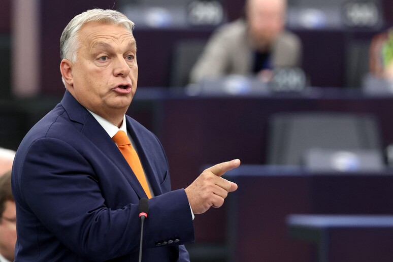 Orban contro tutti a Strasburgo, scontro con la Salis © ANSA/AFP